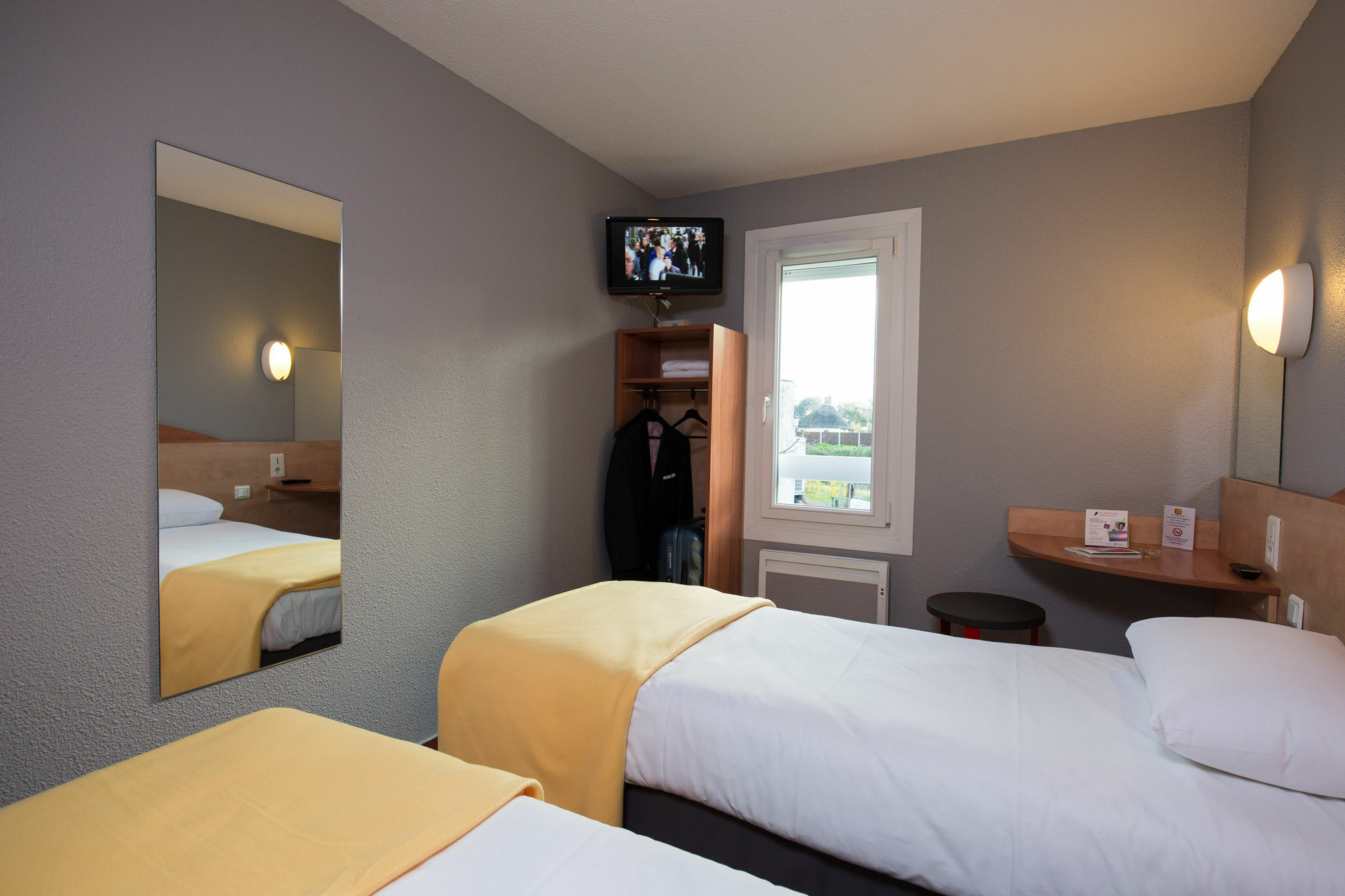 Kyriad Direct Orleans - La Chapelle St Mesmin Exterior foto